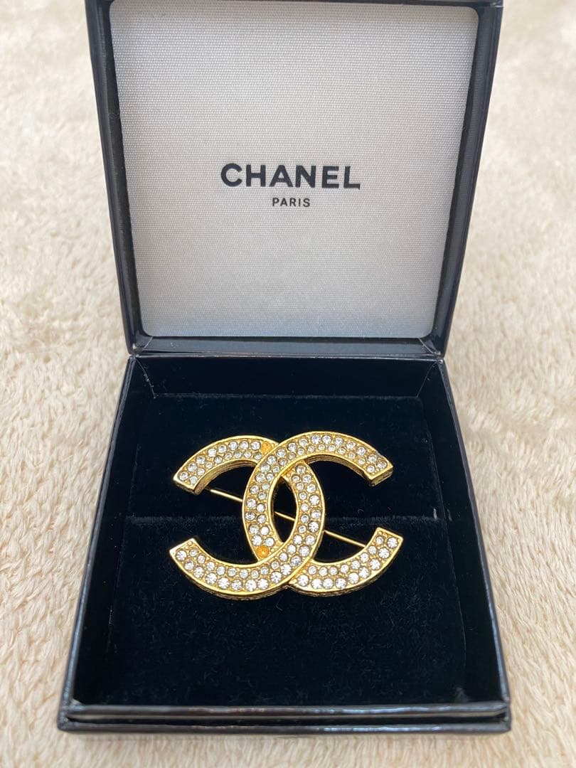 CHANEL ゴールド CCロゴブローチ