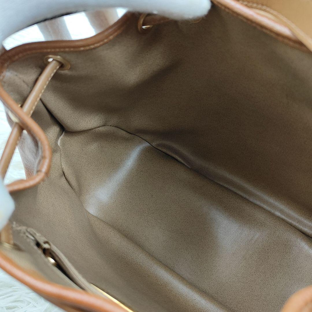 本日限定価格　Dior　ショルダーバッグ　レザー　巾着　肩掛け　CD金具　シボ革