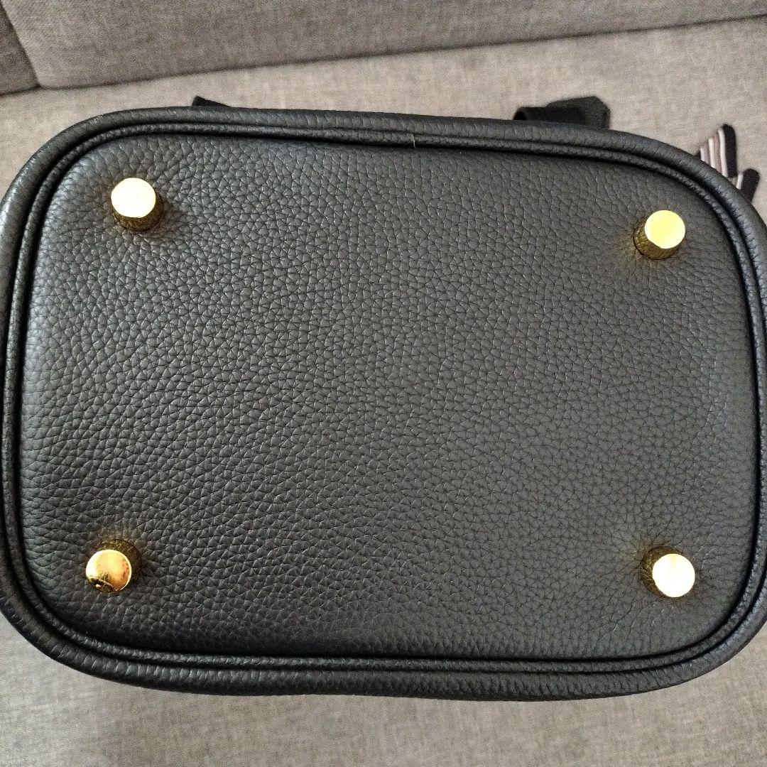 ブラックレザー ハンドバッグ スカーフ付き