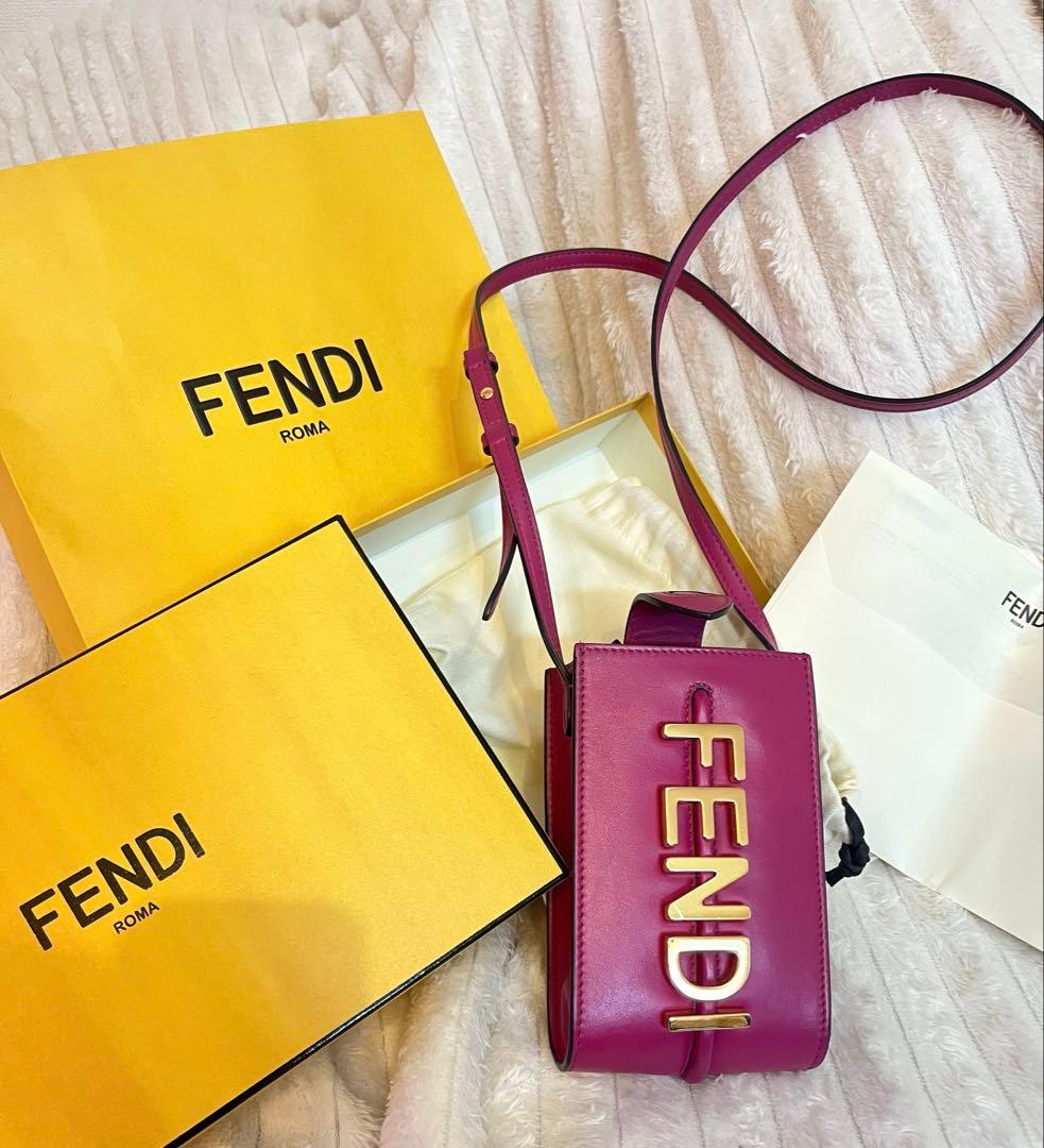 FENDI フェンディ 携帯ポーチ フォンポーチ ピンク　　ショルダーバッグ