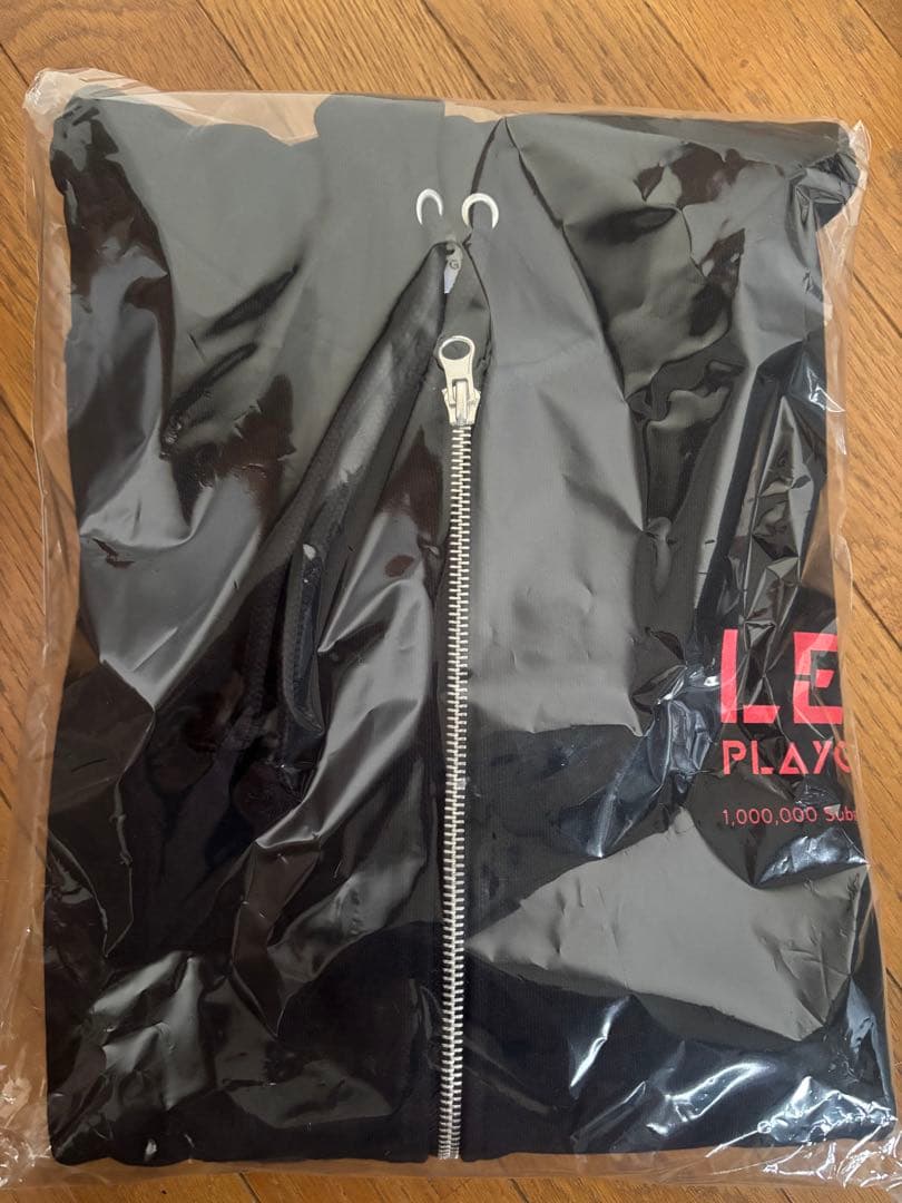 山田涼介 LEOの遊び場 LEOsizeパーカー　Hey!Say!JUMP