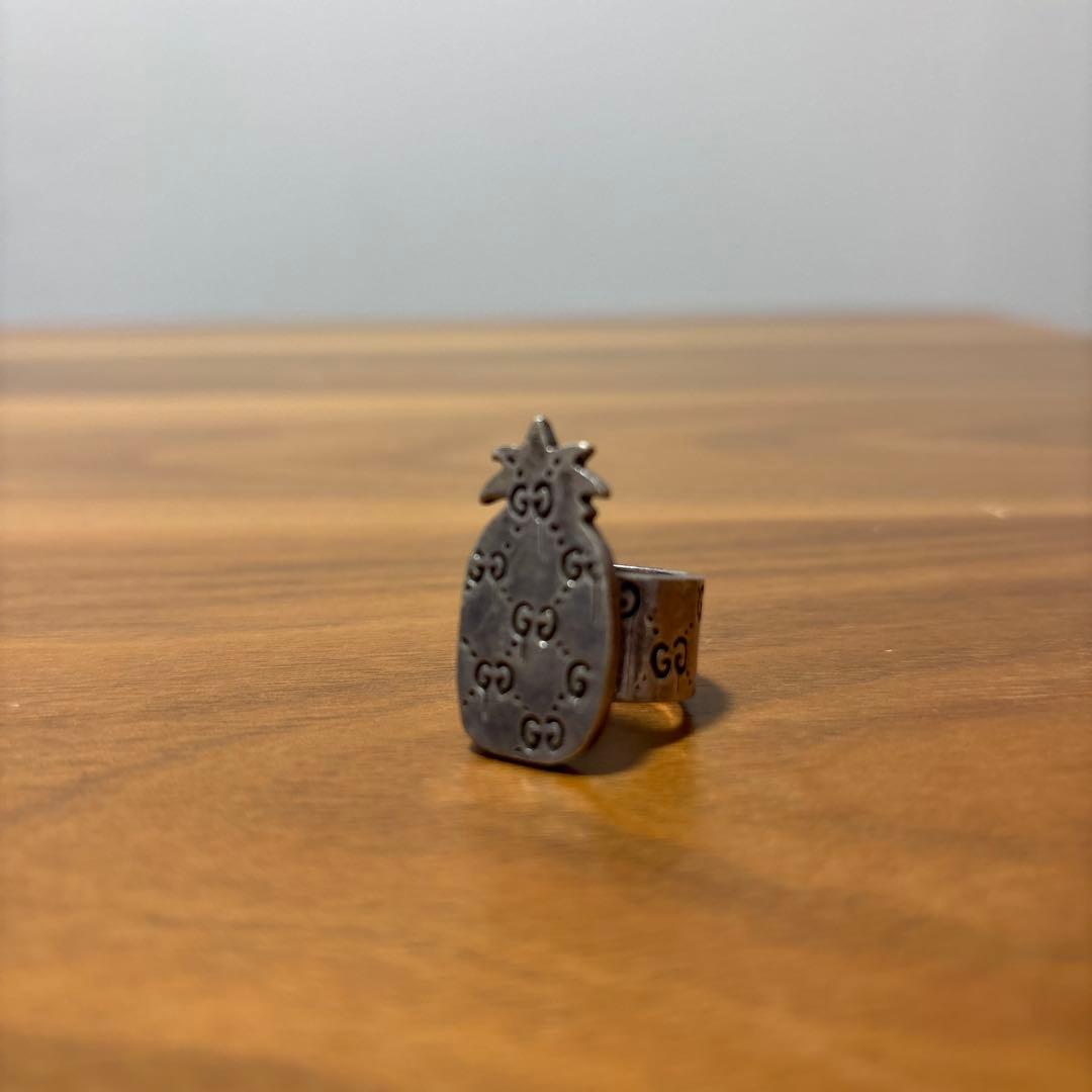 Gucci ロゴ入りシルバーリング