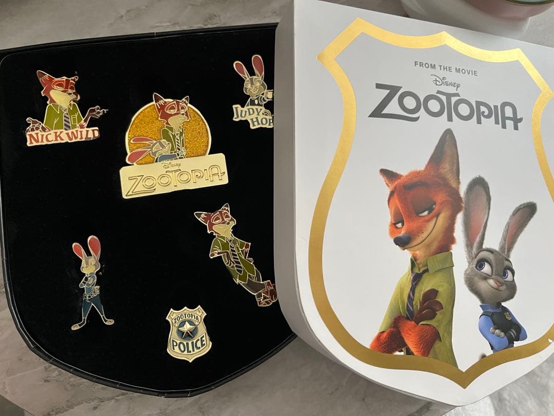 ズートピア　ピンバッジセット　5周年記念