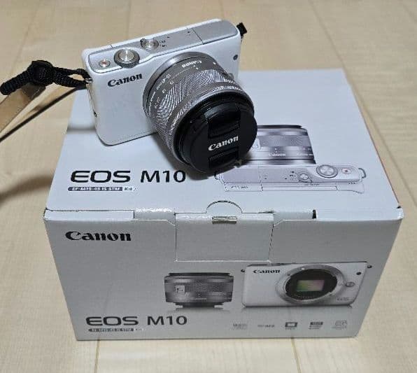 Canon EOS M10 キャノン　EF-M 15-45mm IS STM