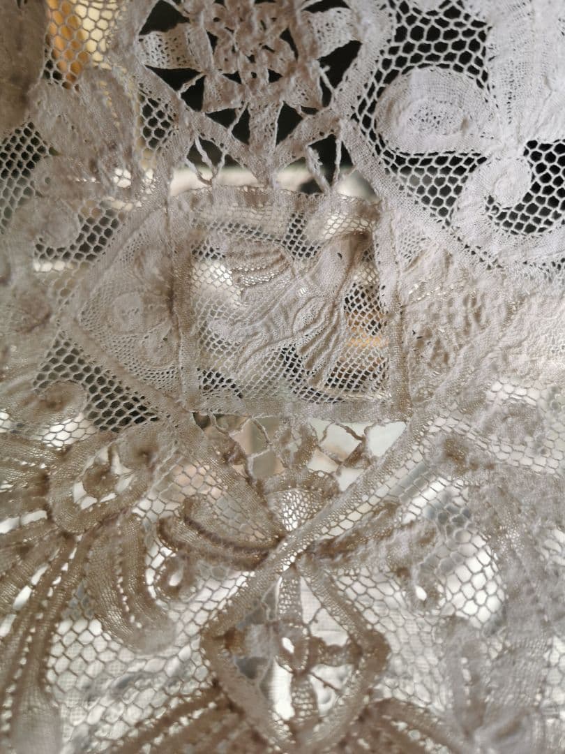 アンティーク 1880年頃 ミラネーゼレース 飛ぶ鳥 ボビン編リネンドイリー