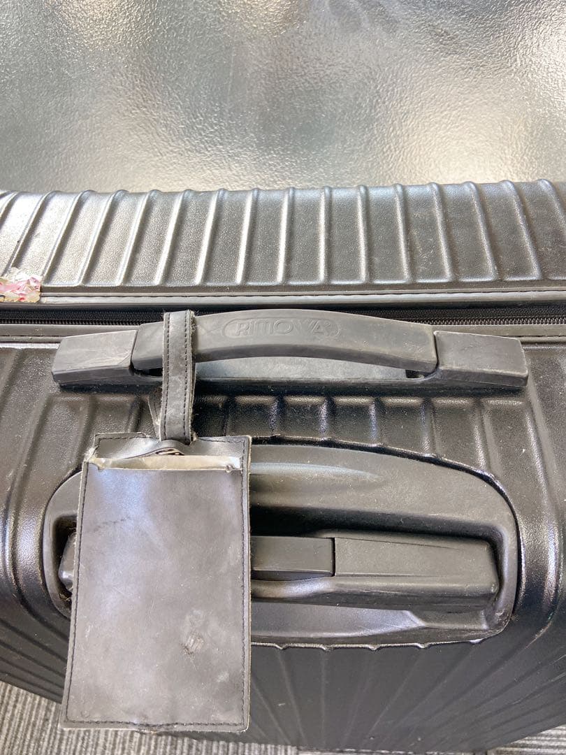 ＄リモワ　スーツケース　縦75cm 横25cm 臭いあり