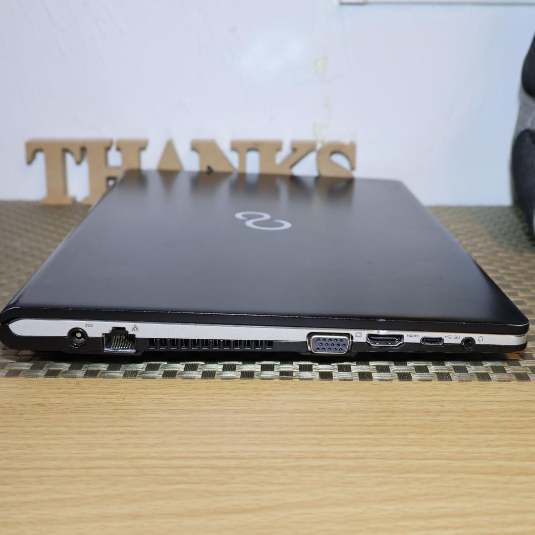 Win11公式対応8世代i7/メ8G/新品SSD/DVD/FHD/無線/カメラ