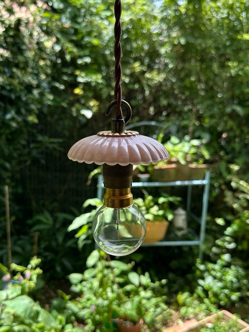 20年代 フランス アンティーク オパリンローズの可愛らしいお花アトリエランプ＊