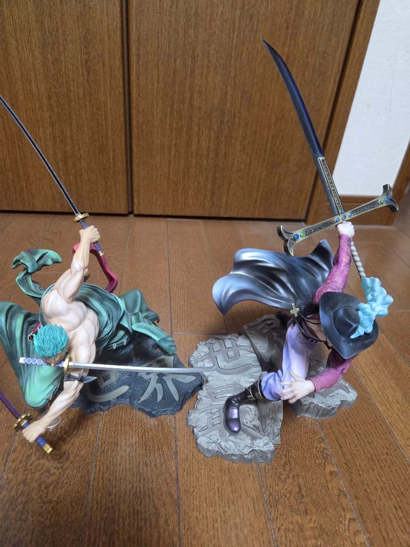 ワンピース ゾロとミホーク フィギュア　箱無し　呪術廻戦他アニメグッズおまけ