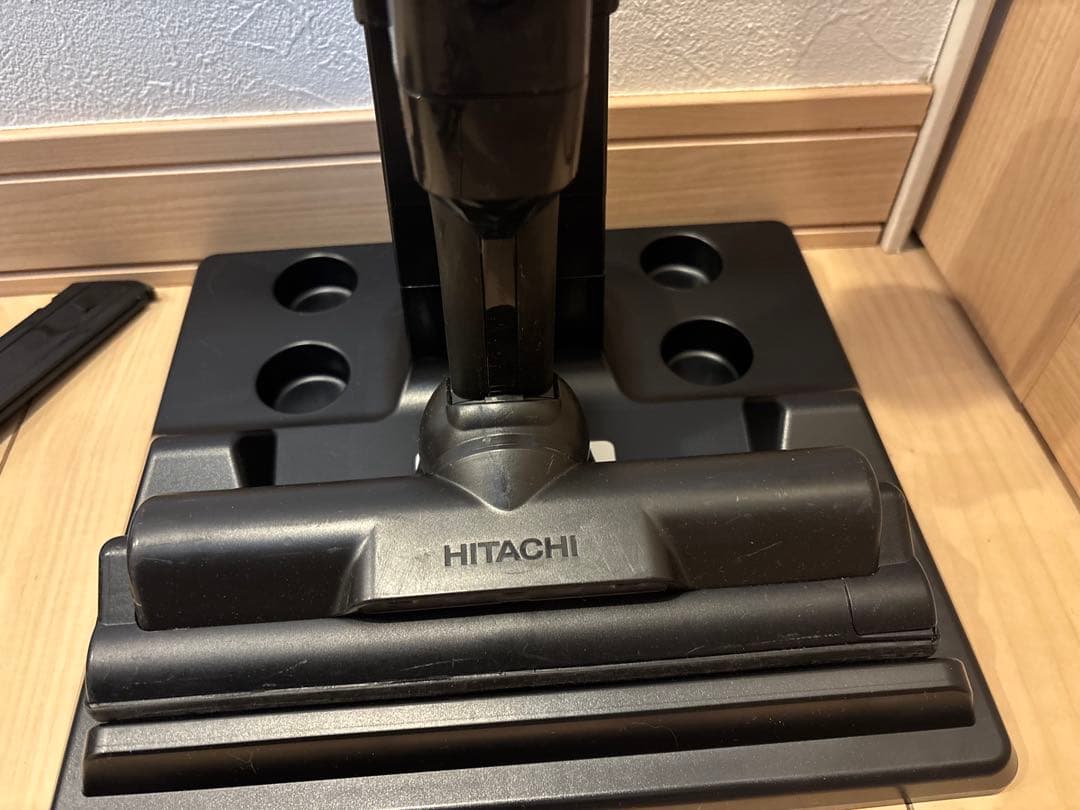 HITACHI コードレス掃除機　PV-BL3L BT新品レベル収納付スタンド
