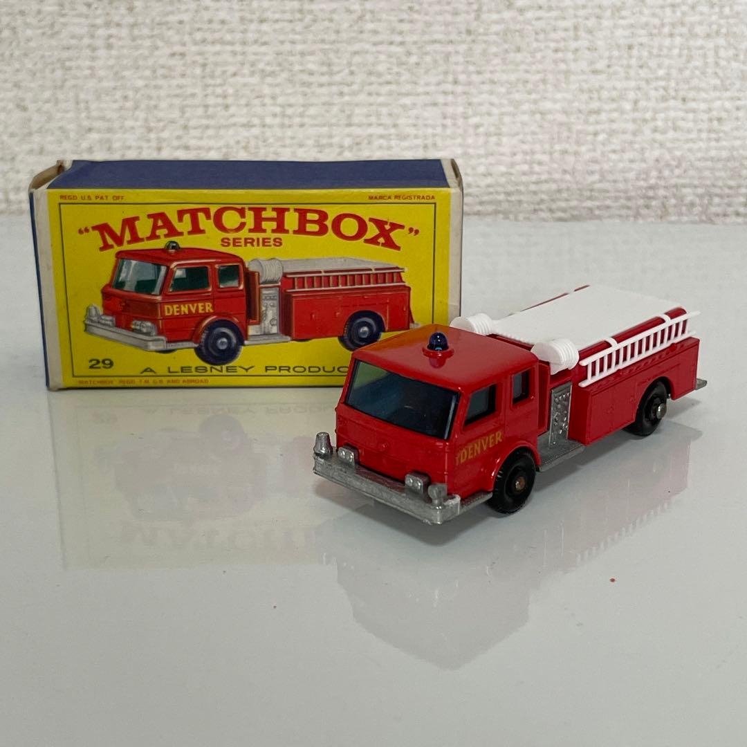 マッチボックス No.29 FIRE PUMPER TRUCK レズニー