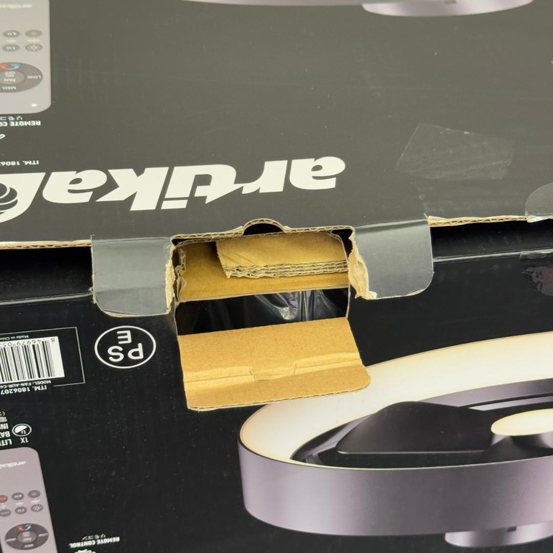 ☆未使用　ARTIKA　LEDシーリングファン　FAN-AUR-C4BL