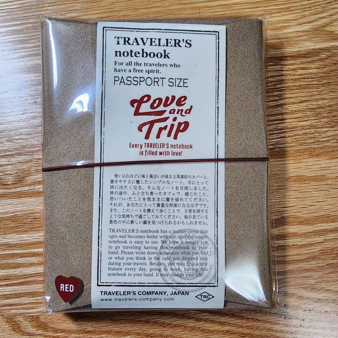 トラベラーズノート　パスポートサイズ　レッド　LOVE AND TRIP