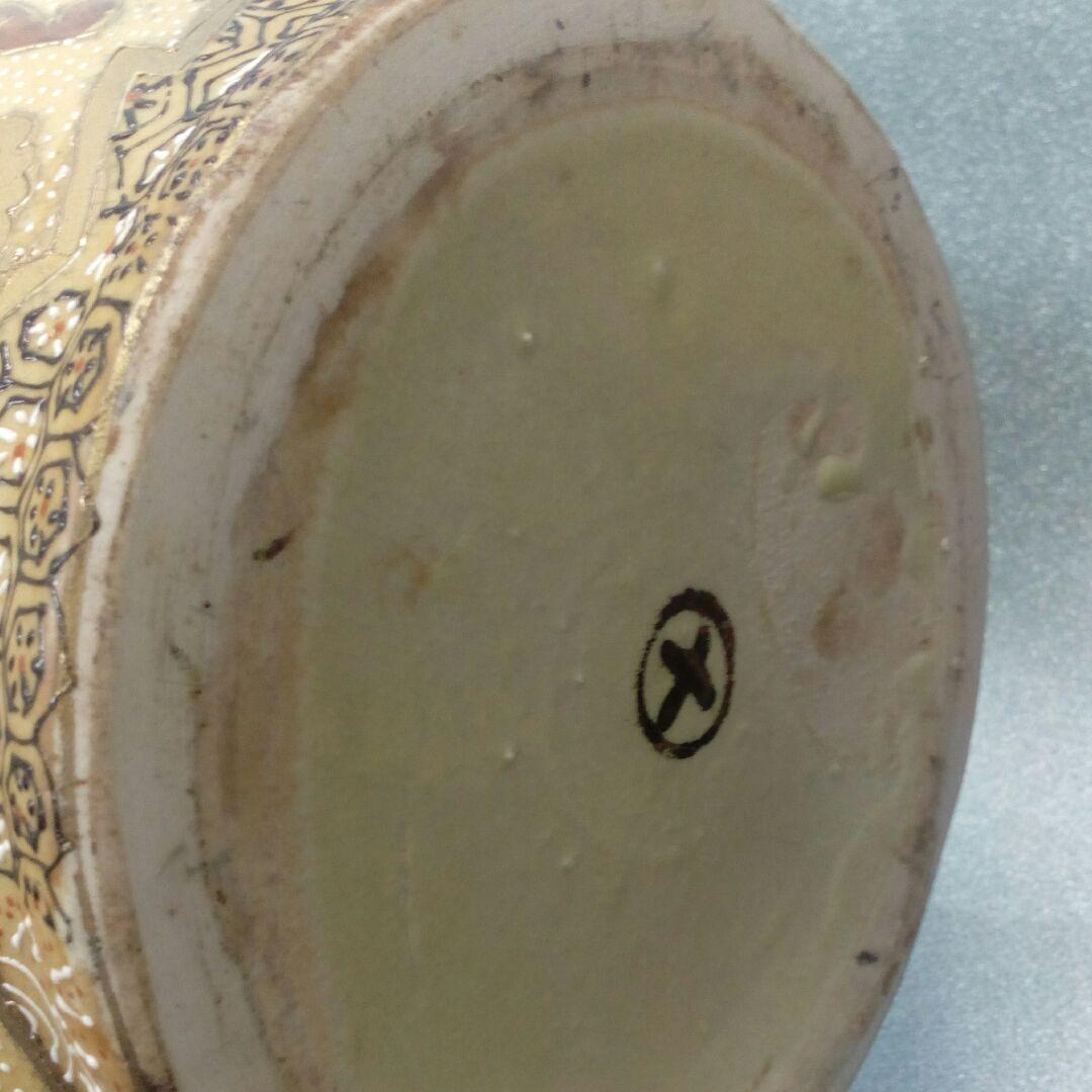 薩摩焼アンティーク武者合戦金彩盛上細密造形美時代丸に十字御家紋入古陶磁器