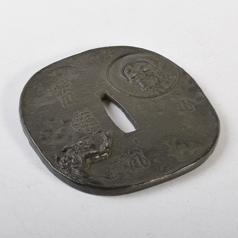 武具　刀装具　古鉄　達磨図　鍔　在銘　N　6409