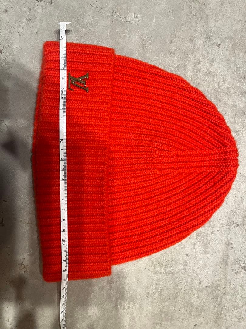 Louis Vuitton レッド色ニット帽