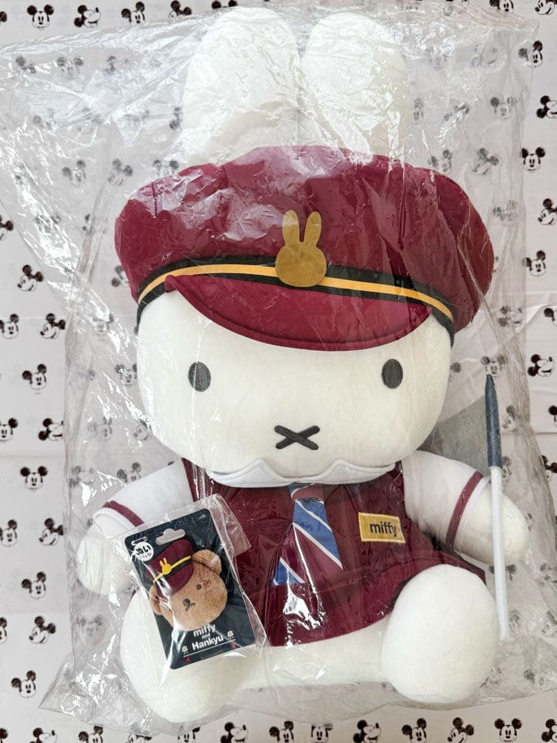 阪急電車 「ミッフィー号」 添乗 車掌さん ミッフィー ぬいぐるみ