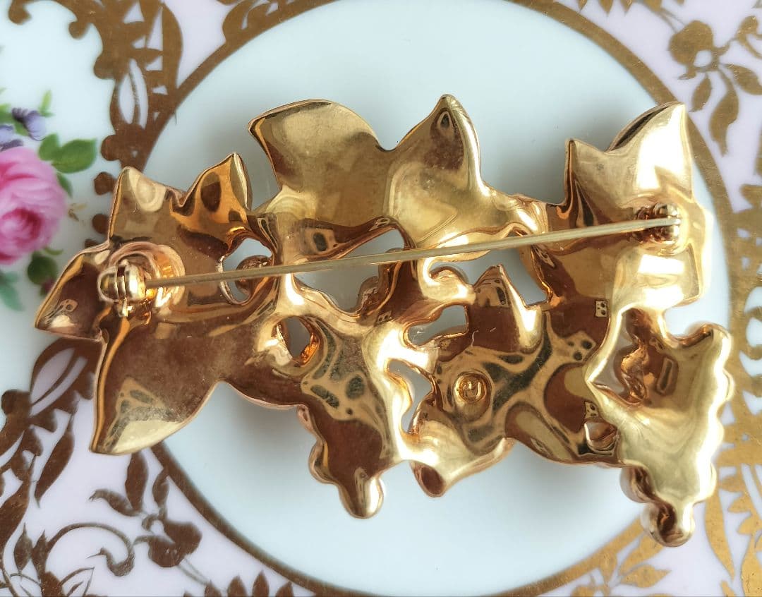 SWAROVSKI 葡萄ブローチfauxパール パヴェクリスタル エナメル 希少