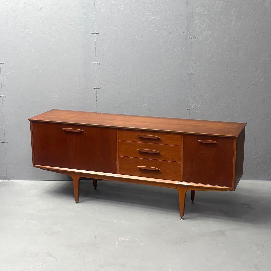 英国 Jentique(ジェンティーク) ヴィンテージ サイドボード(401)