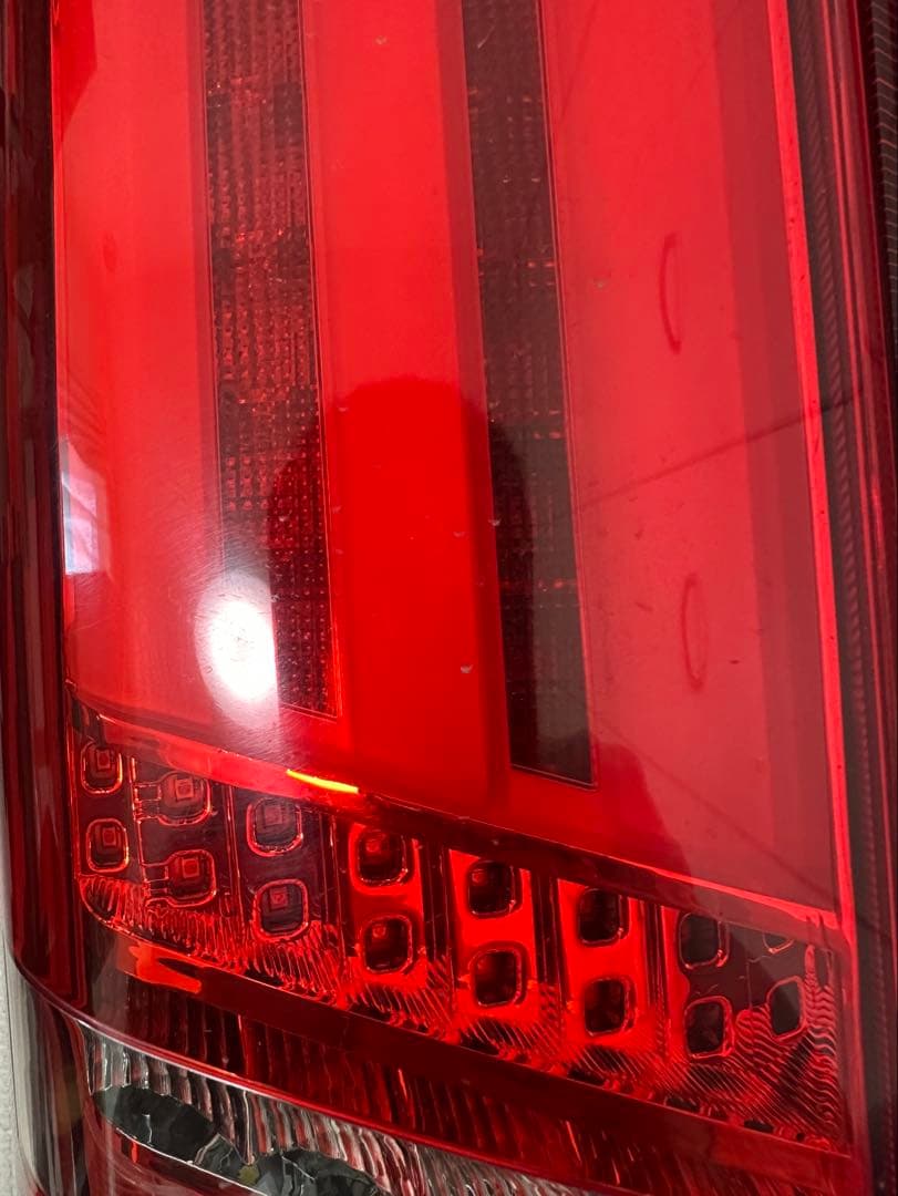 valenti 200系ハイエース　JEWEL LEDテールランプ