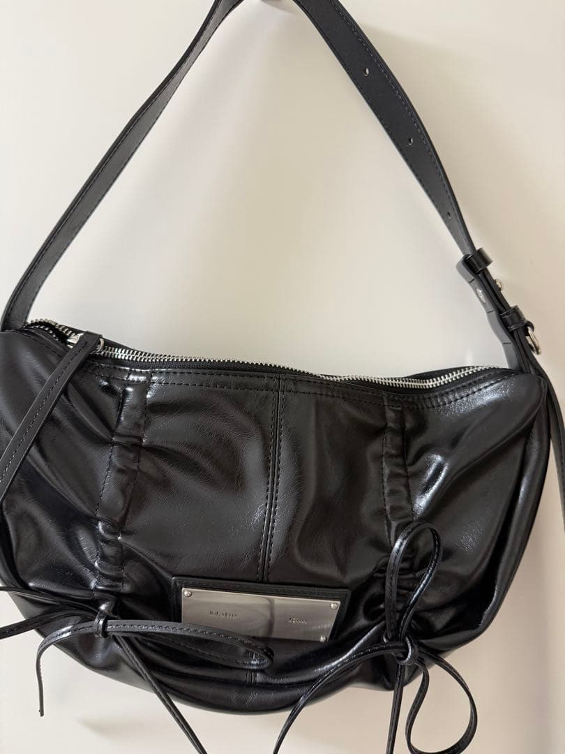 マーティン キム Matin Kim リボンラウンドバッグ ショルダーバッグ 黒