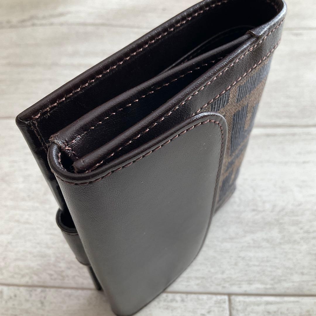未使用 FENDI 二つ折りズッカ柄コンパクトウォレット ヴィンテージ ブラウン