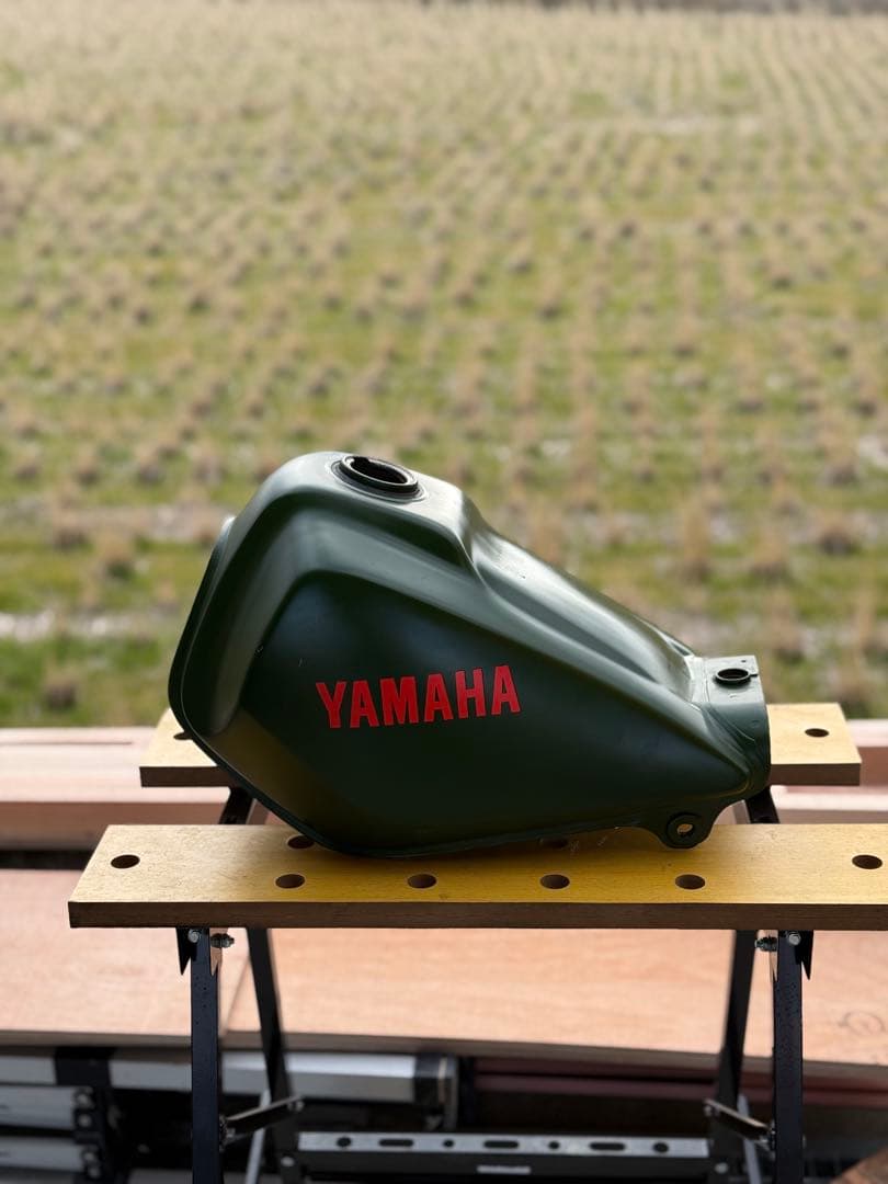 Z*A様 ヤマハ TW200/TW225 マッドグリーン タンク