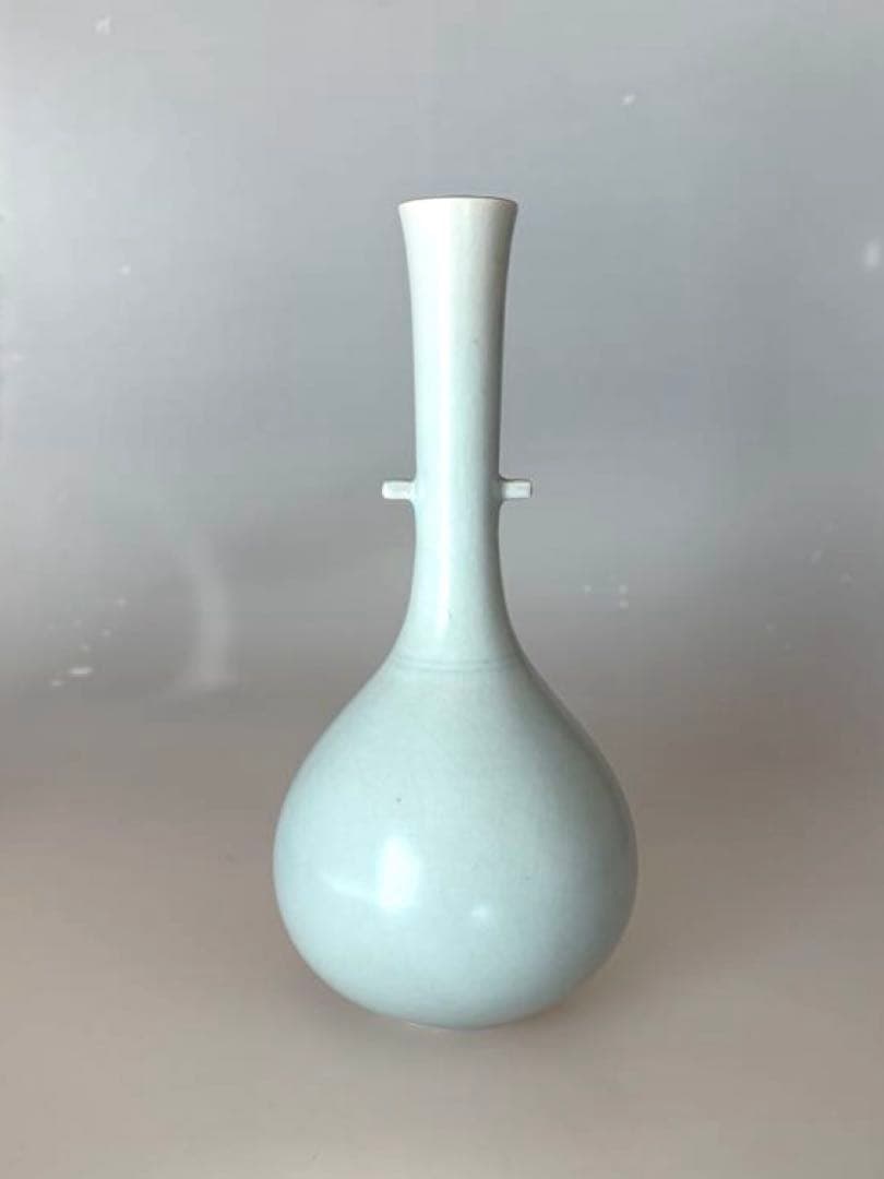 白磁耳付鶴首花瓶