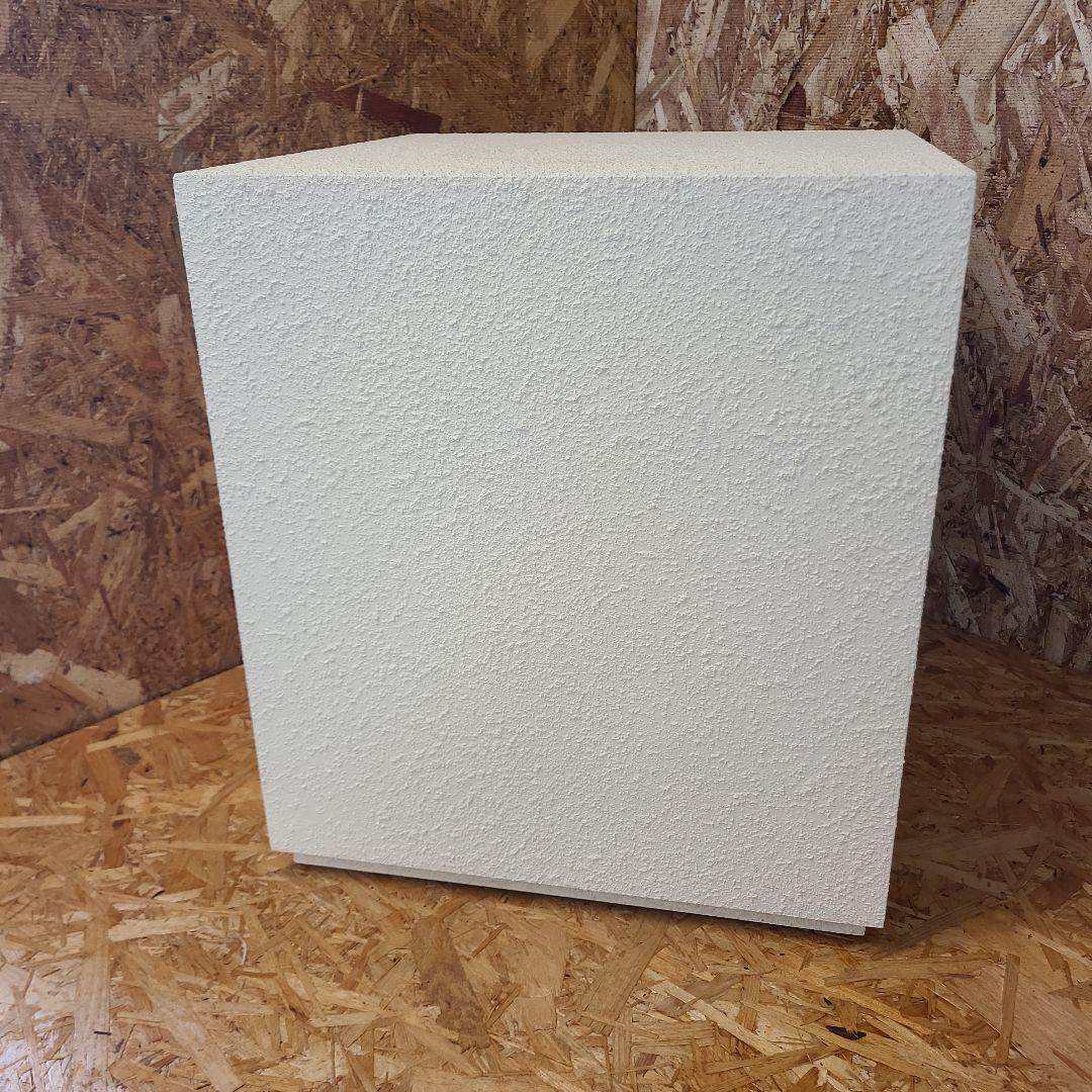 ZARA  セメントフィニッシュ テーブル