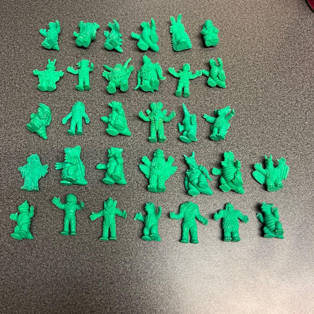 ウルトラマン怪獣消しゴム緑バラ売りOK‼️