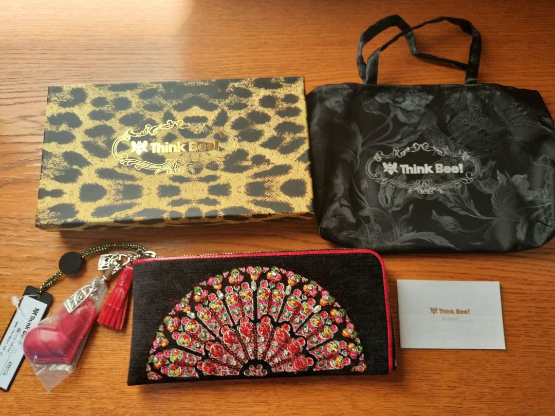 Think Bee! 長財布 黒と赤 花模様