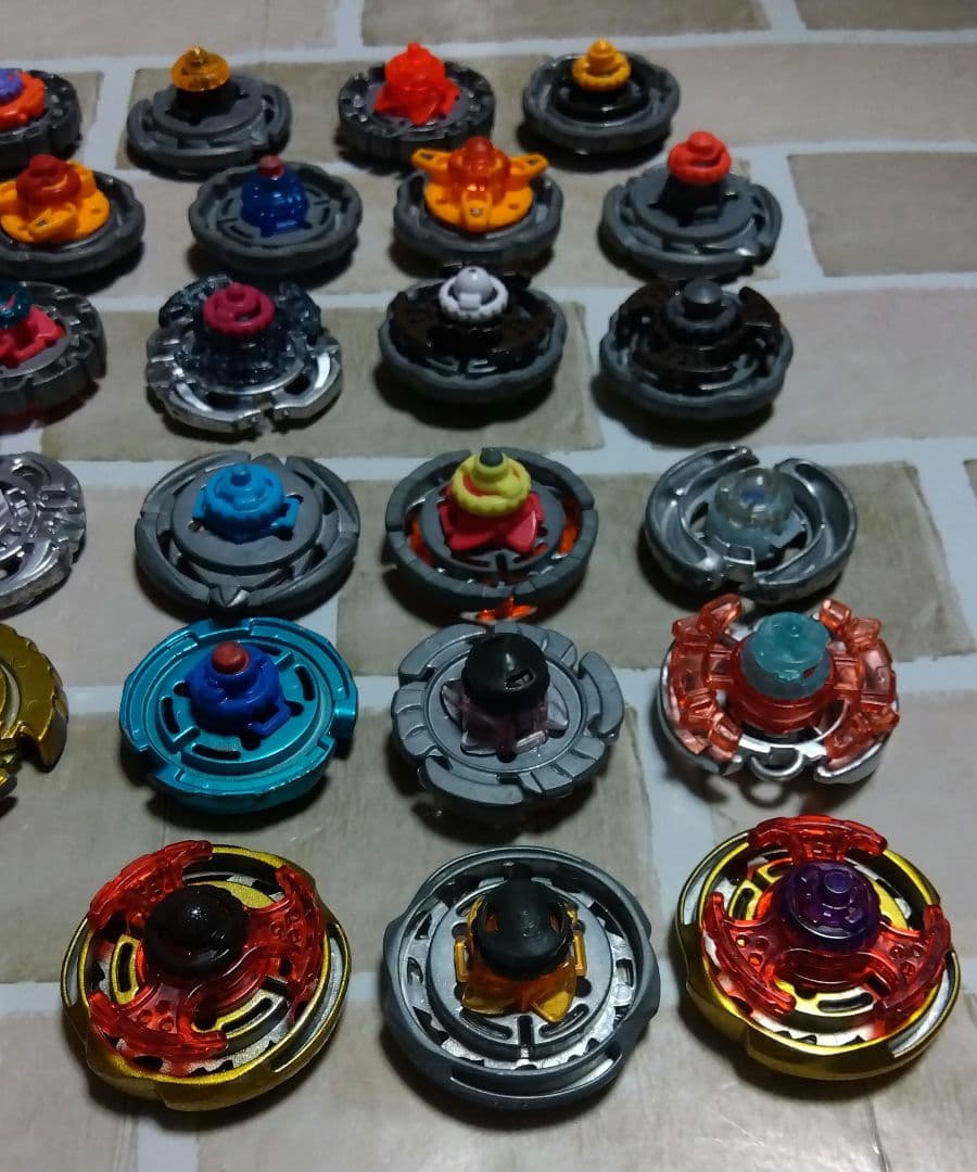 メタルファイトベイブレード　３５個　まとめ売り