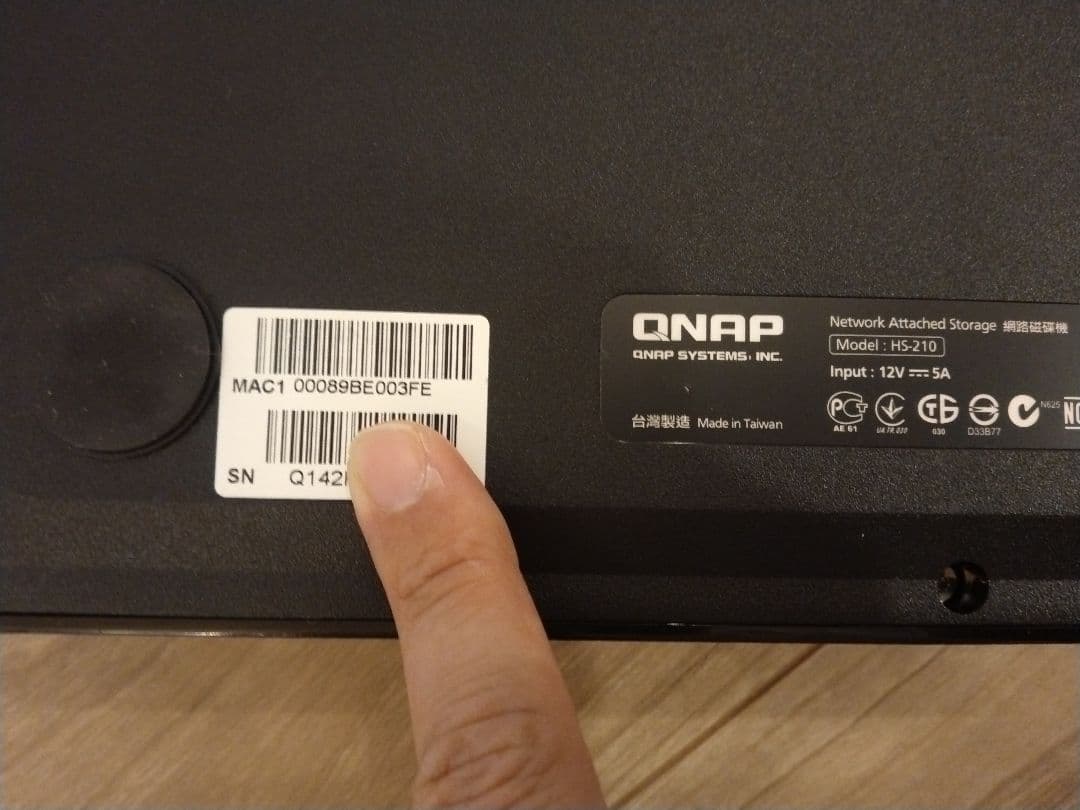 QNAP HS-210 NAS 2ベイ