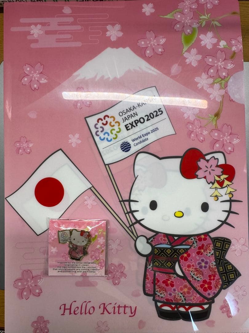 ハローキティ クリアファイル&バッチ EXPO2025