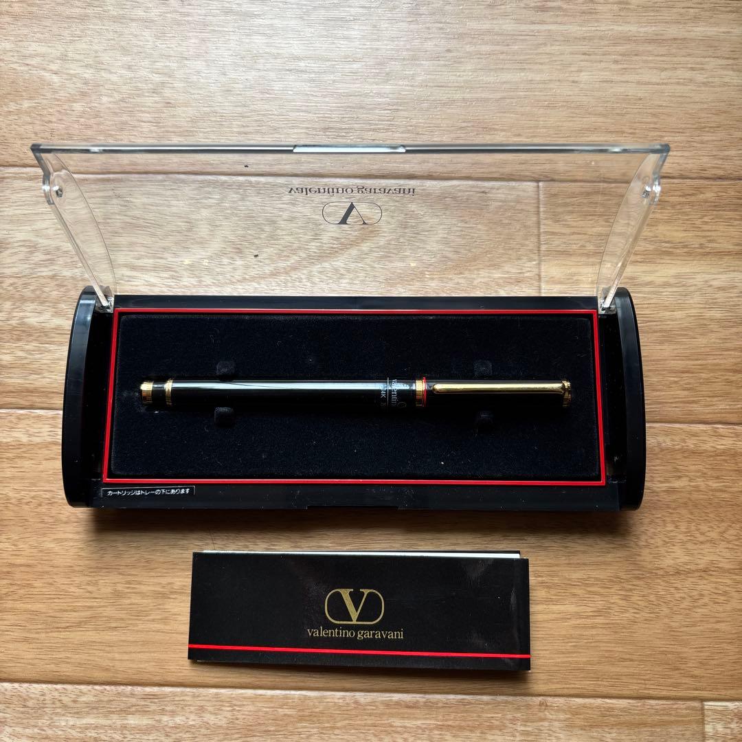 Valentino Garavani 万年筆 18K