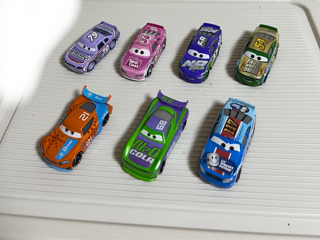 カーズ、ミニカー、マテル、レーシングカー（68番、117番、54番）