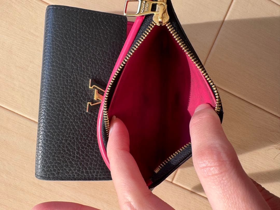 ルイヴィトン　ポルトフォイユ　カプシーヌ　三つ折り財布