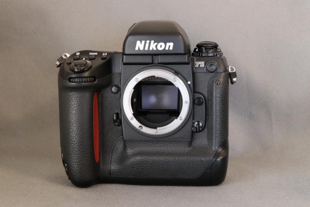 Nikon F5 一眼レフカメラ