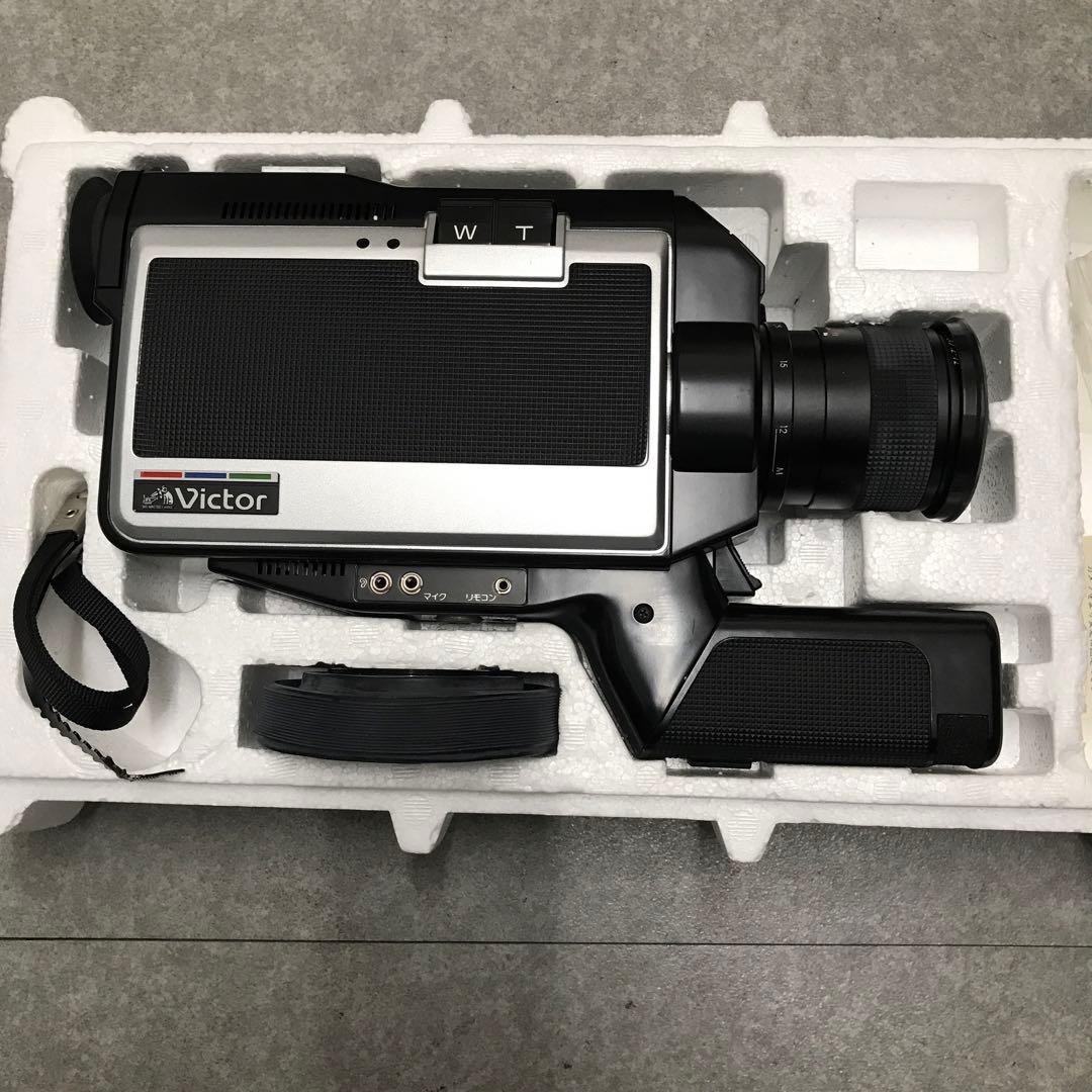 ビデオカメラと三脚