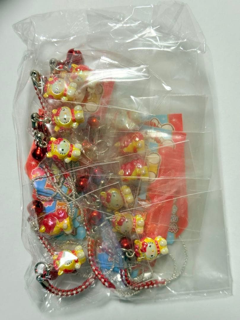 沖縄限定・日本絶版 ハローキティ ご当地ストラップ／12個セット