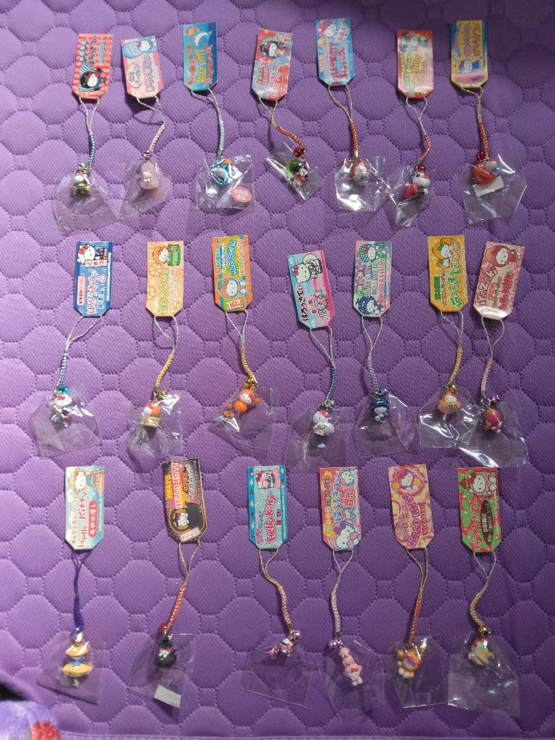 ご当地キティちゃん根付け106個セット