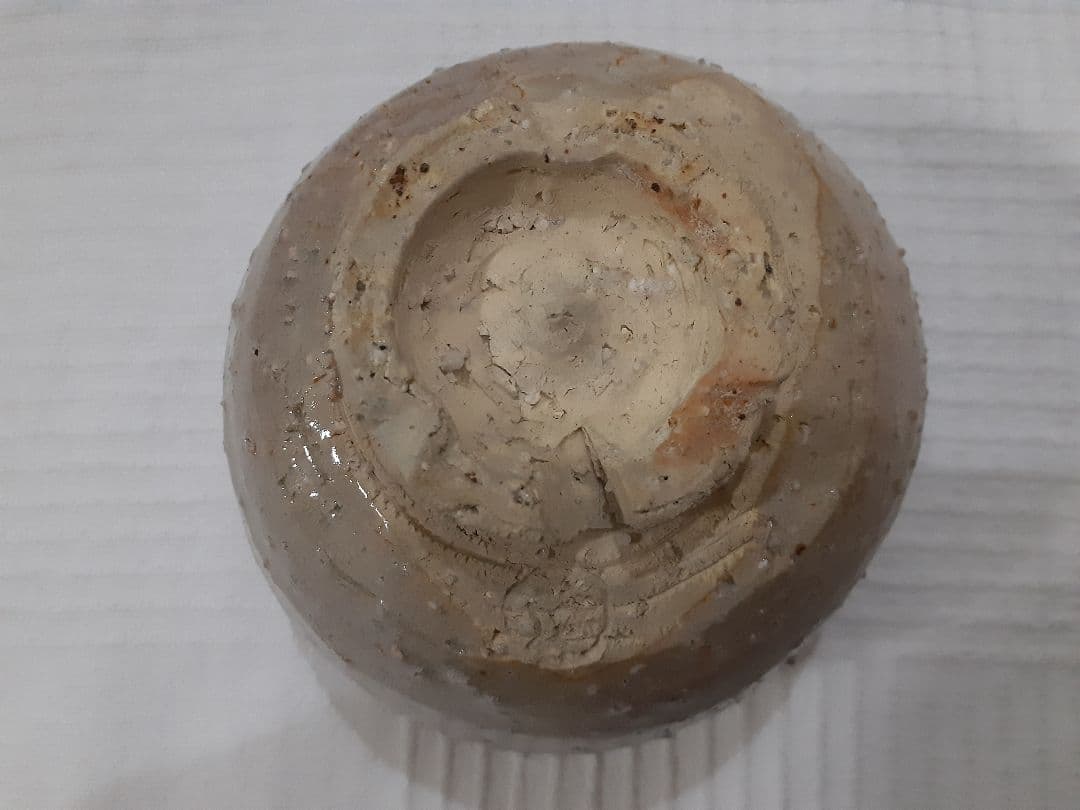 萩焼の坂高麗左衛門さんの鬼手焼の茶碗です。