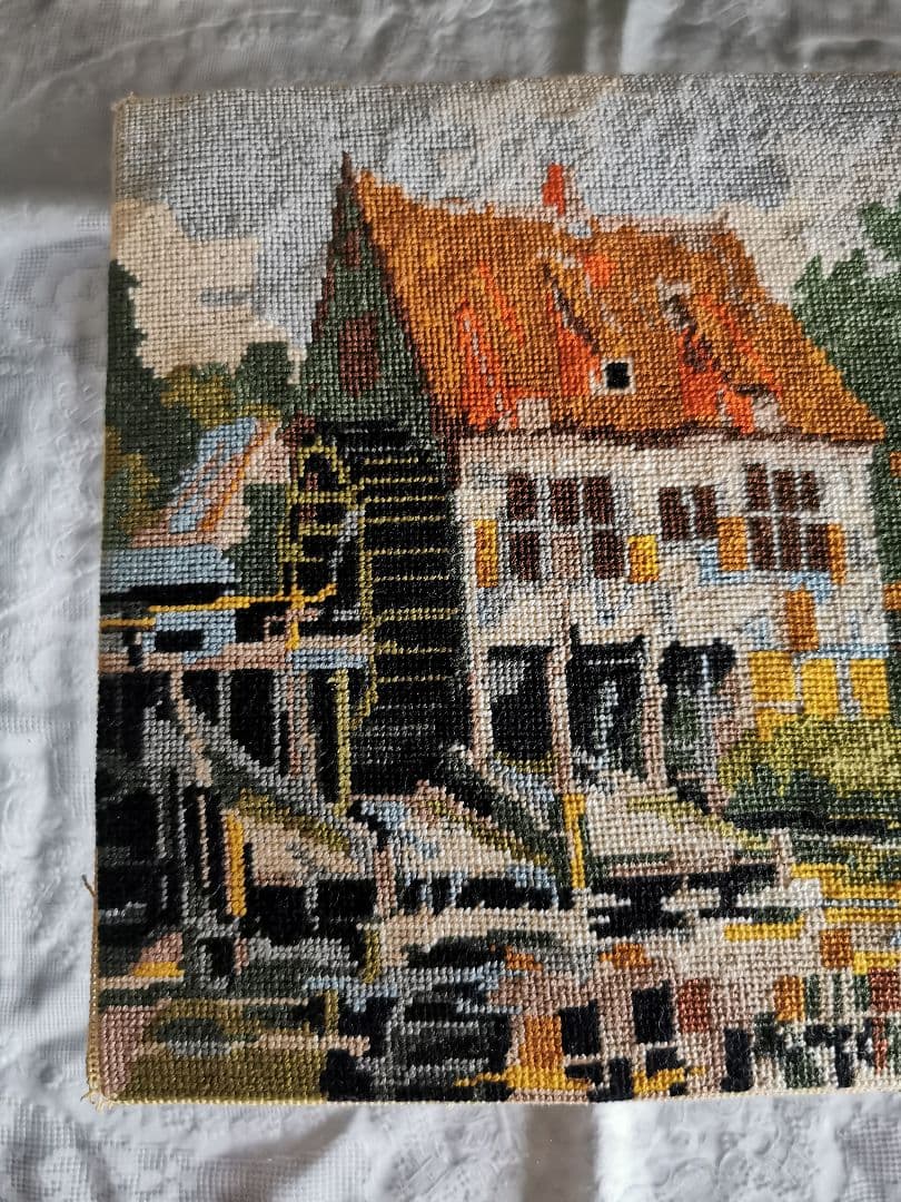 アンティーク イギリス ニードルワーク刺繍マット 水源 水と森と家と空 田園風景