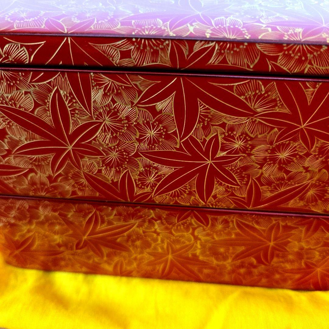 【未使用】輪島塗 四段重 雲錦彫り 詰め網代 沈金 台付き 二枚蓋