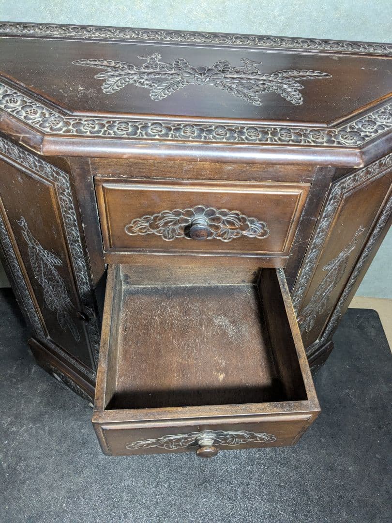 (S) 木彫刻　引き出し　4段　アンティーク　レトロ