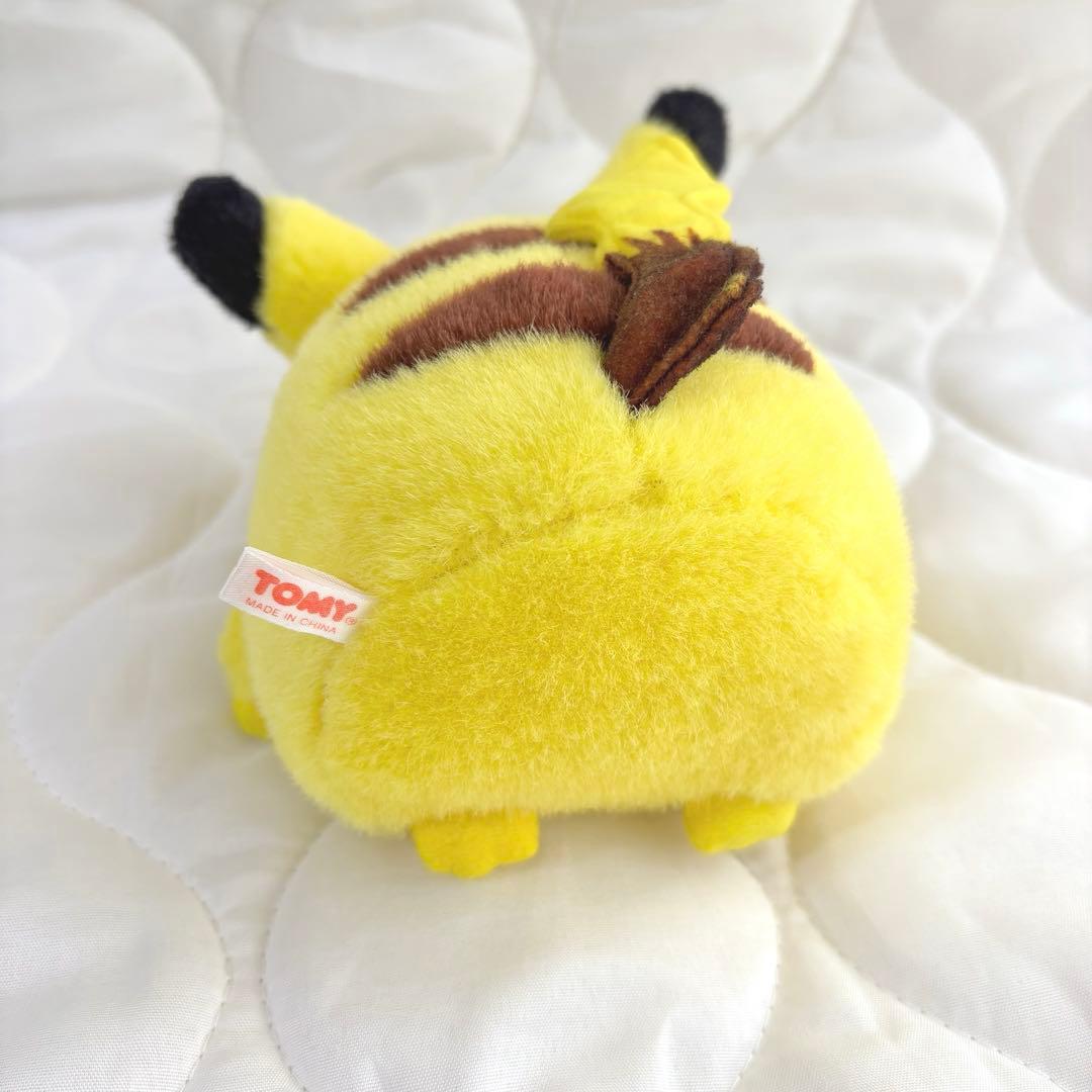ピカチュウ　ピース　ぬいぐるみ　トミー