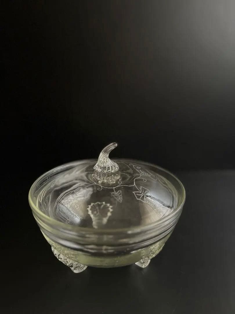 669 骨董 アンティーク 和ガラスの蓋物 菓子器 三つ脚 エッチング 大正期