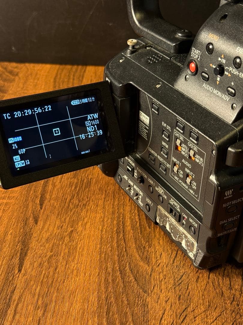 【Panasonic AG-AF105A 業務用ミラーレスビデオカメラ】