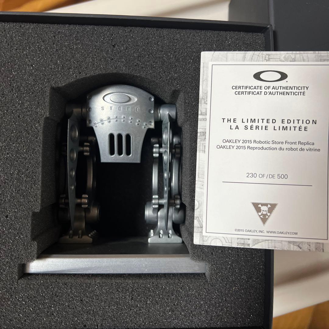 コレクション # OAKLEY ROBOTIC STOREFRONT DISPLAY