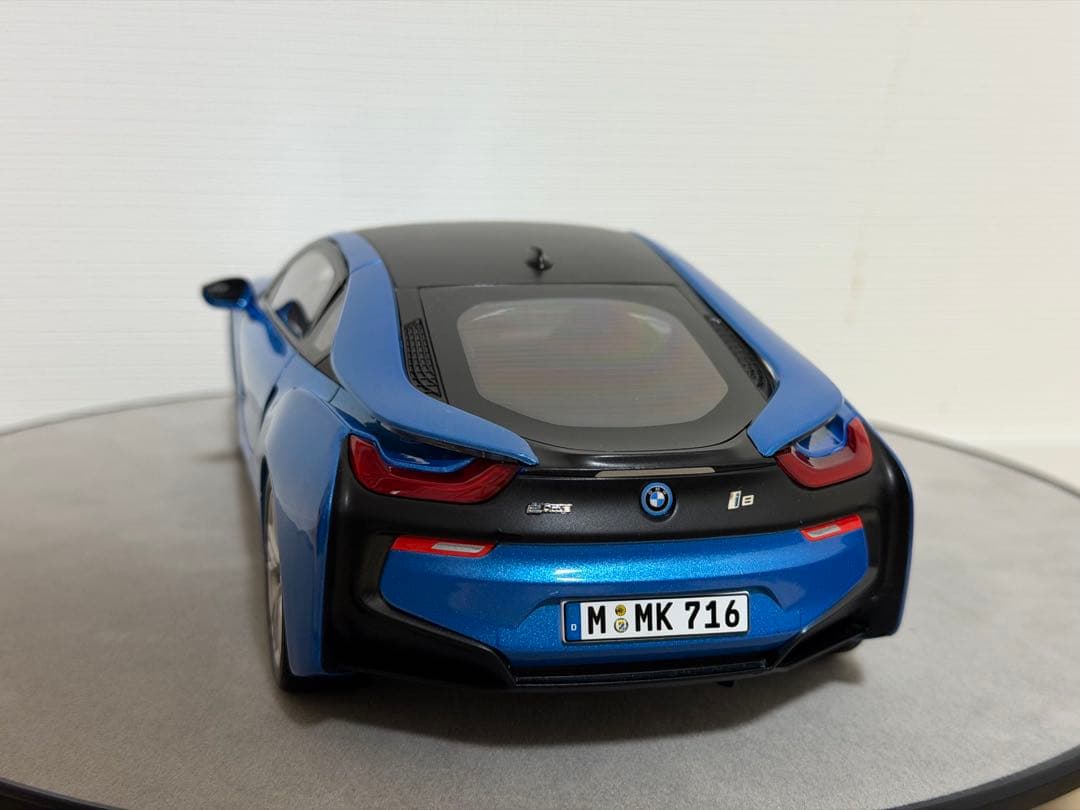 ミニカー Paragon 1/18 BMW i8